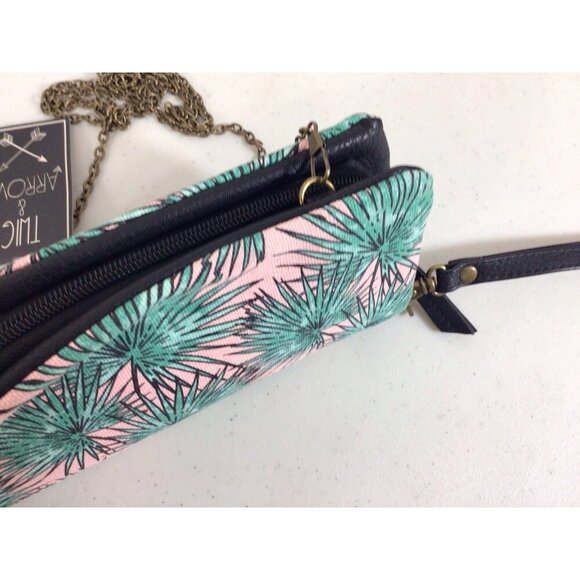 Twig and Arrow Crossbody Wristlet Brass Chain Purse Bag NEW - Picture 4 of 7